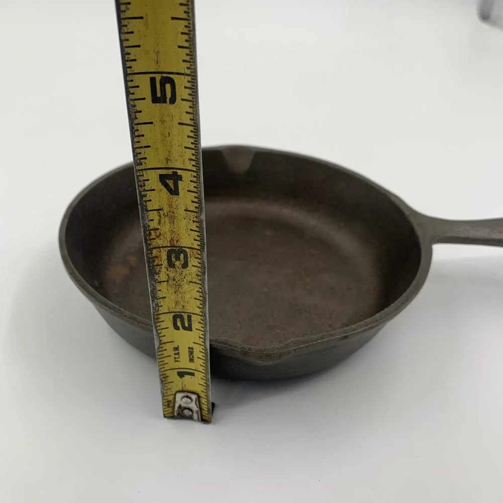 Vintage Cast Iron Skillet No 3 6⅝